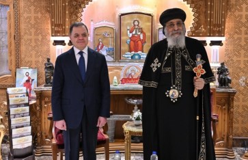 وزير الداخلية والبابا تواضروس الثاني