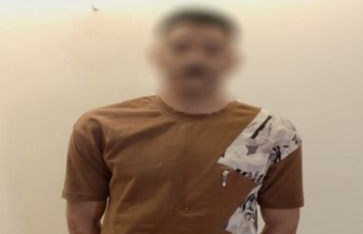 سائق طلب أجرة زيادة من سائح 