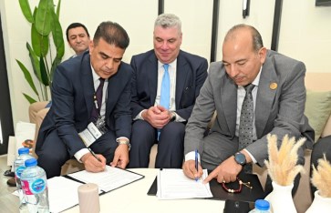 خلال التوقيع 