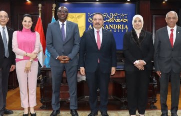 جامعة الإسكندرية تبحث تعزيز التعاون الأكاديمي والبحثي مع جامعة كارلتون الكندية