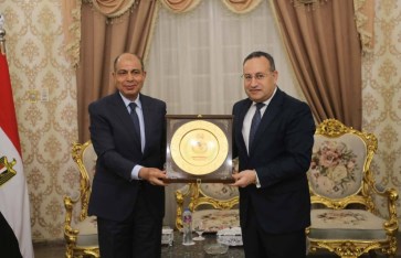 محافظ المنيا يستقبل وزير التعليم العالي لبحث دعم المنظومة التعليمية والصحية