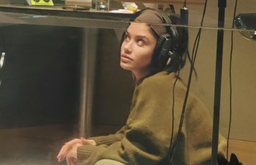 الفنانة سينتيا خليفة