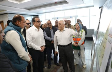 جولة وزير الصحة بالمعامل المركزية فى بدر