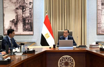 اجتماع متابعة البرنامج الوطنى لتنمية صناعة السيارات