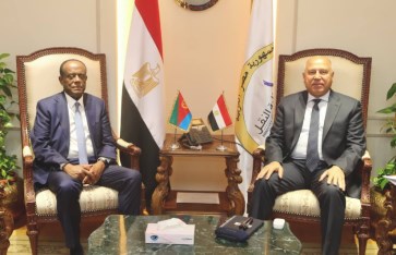 اجتماع وزير النقل مع المستشار الاقتصادي للرئيس الإريتري