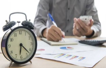 الدخل الإضافي يهيمن على سوق العمل