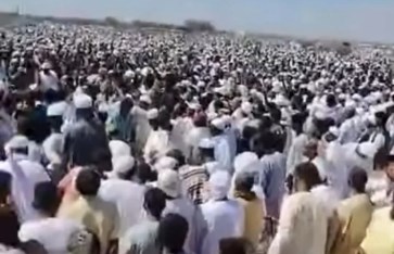 جنازة مهيبة للشيخ الطيب الجد العباس بدر في السودان