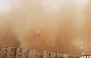 عاصفة ترابية تضرب مصر