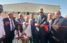 محافظ جنوب سيناء يفتتح مصنع الثلج ومركز توزيع الأسماك بالطور
