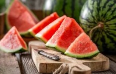 الزراعة تكشف حقيقة تسمم البطيخ في الأسواق