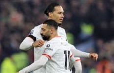 صلاح وفان دايك 