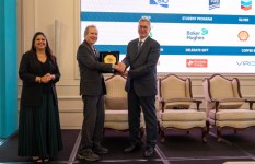 وزير البترول خلال القمة