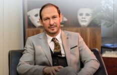 الدكتور أيمن الشيوي