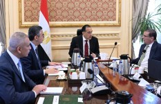 اجتماع متابعة توفير السلع الغذائية