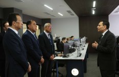 جولة رئيس الوزراء داخل مركز التحكم والسيطرة