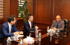 اجتماع وزير الكهرباء مع مسؤولى هواوى