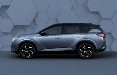 نيسان روج 2027 الهجينة 