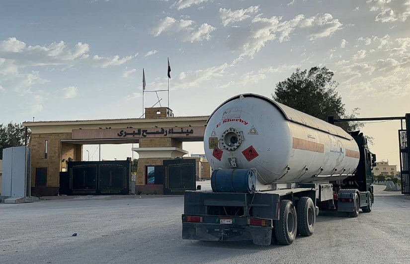 قافلة الهلال الأحمر 