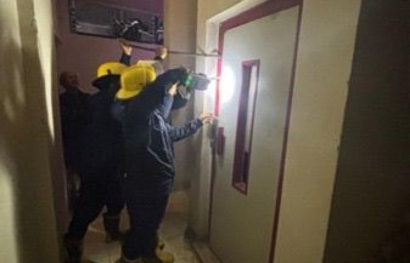 إنقاذ مواطن تعطل به أسانسير بالفيوم