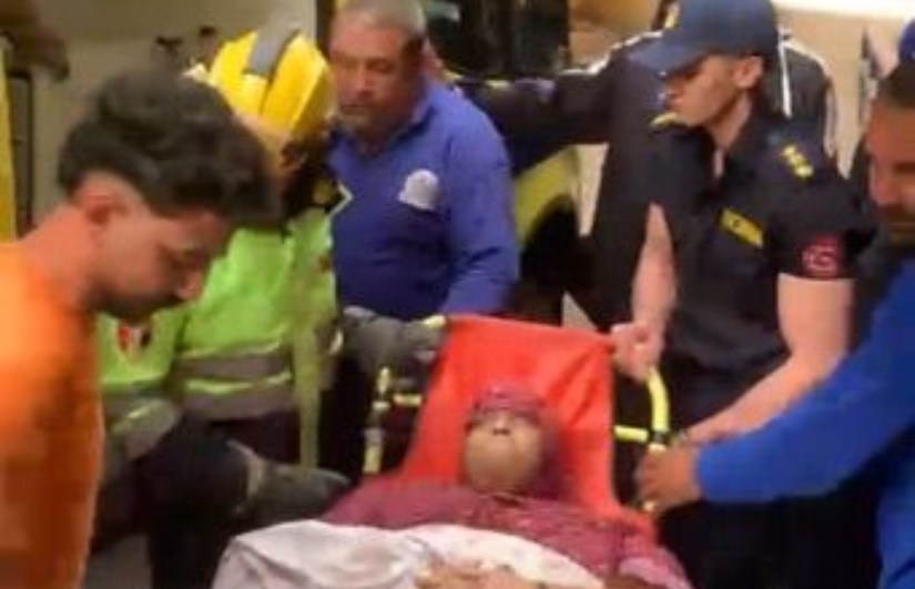 أمن القاهرة ينقل سيدة مريضة للمستشفى