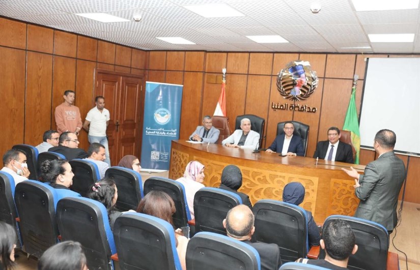 محافظ المنيا: كل الدعم لإنجاح منظومة التأمين الصحي الشامل بالمحافظة