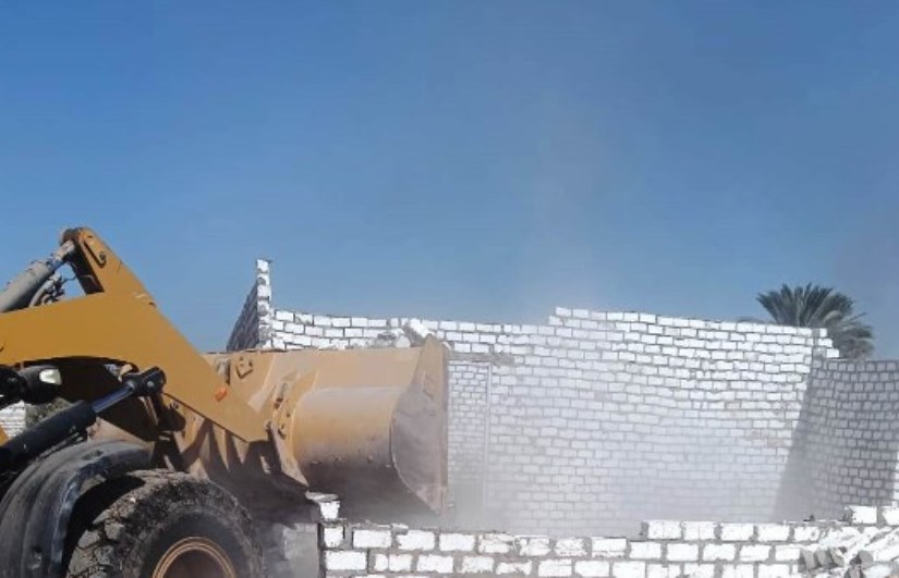 محافظ أسوان يتابع نتائج إزالة التعديات ضمن المرحلة الثالثة للموجة الـ28