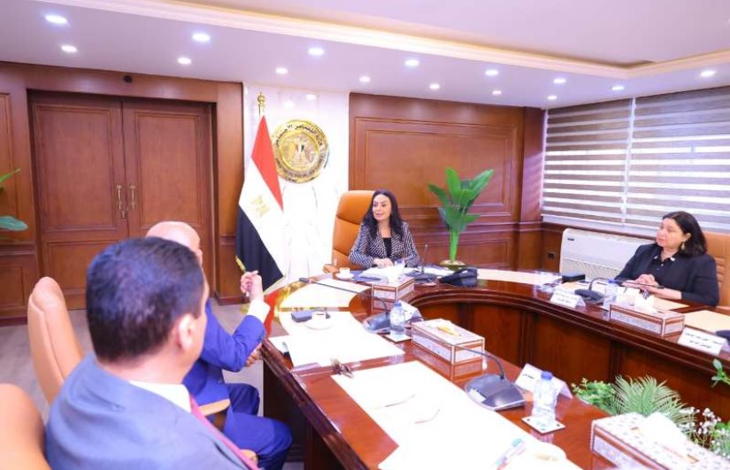 وزيرة التضامن تتابع الموقف التنفيذي لمراكز التجميع والمواءمة لتوفير الأطراف الصناعية