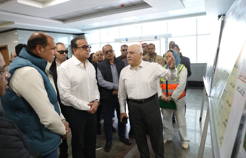 جولة وزير الصحة بالمعامل المركزية فى بدر