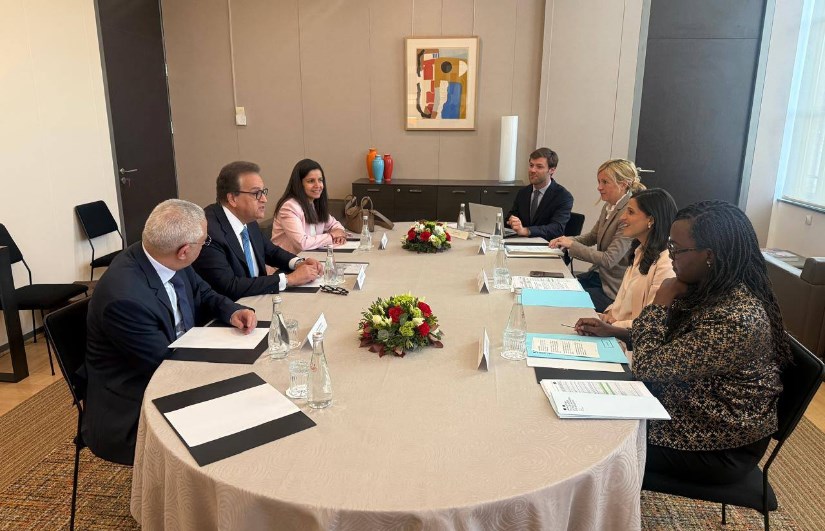 وزير الصحة مع نظيرته الفرنسية