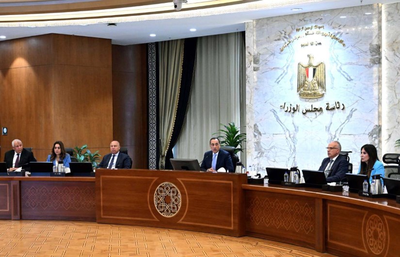 اجتماع متابعة مشروعى رأس الحكمة وشمس الحكمة