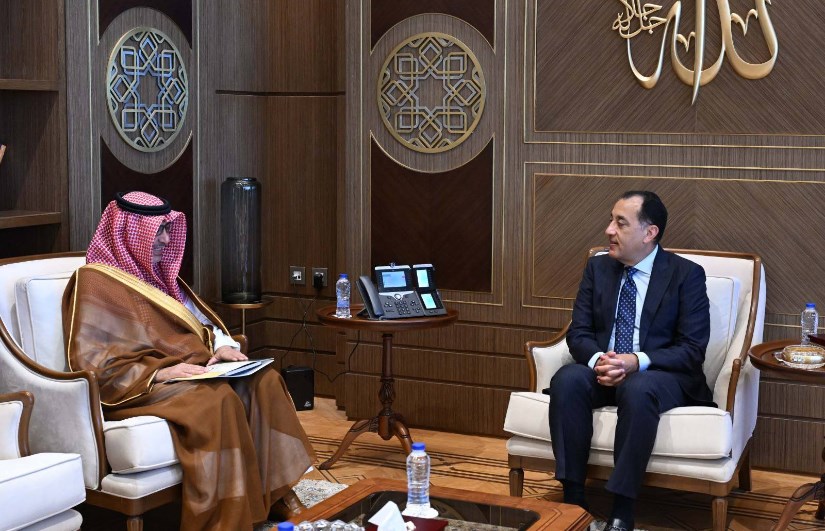 لقاء رئيس الوزراء مع السفير السعودى