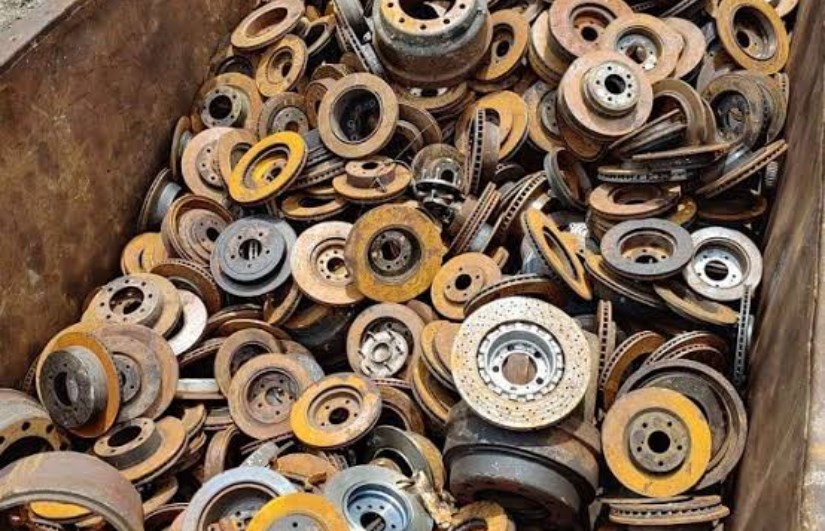 أسعار الخردة والكانز والكتب المستعملة في السوق المصري اليوم الأحد 26 ابريل 2026