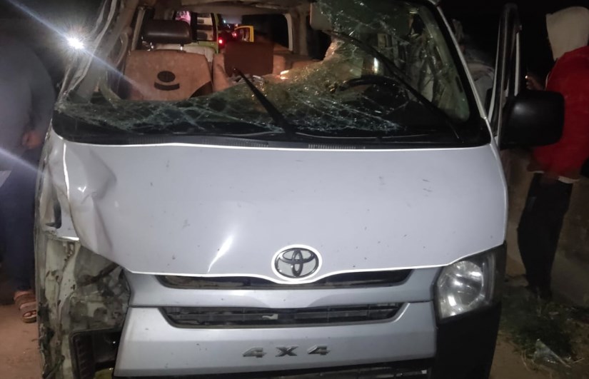 حادث انقلاب سيارة ميكروباص 