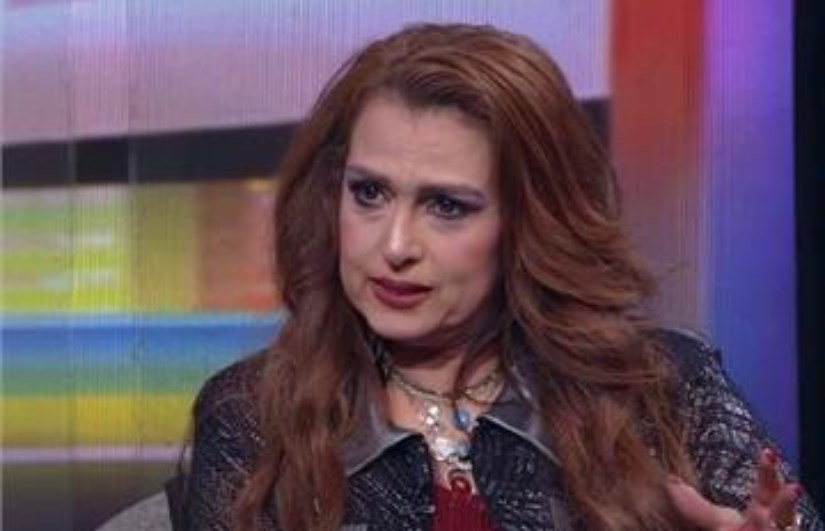  الفنانة سيمون