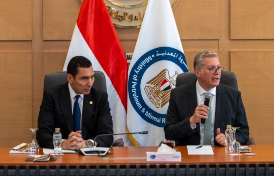 وزيرا البترول والشباب 