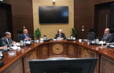 اجتماع متابعة مشروع القطار الكهربائى السريع