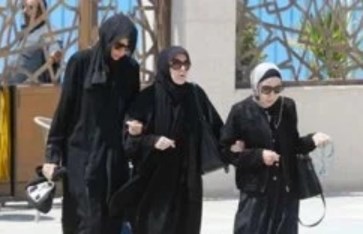 ميرفت امين فى جنازة هاني شاكر 