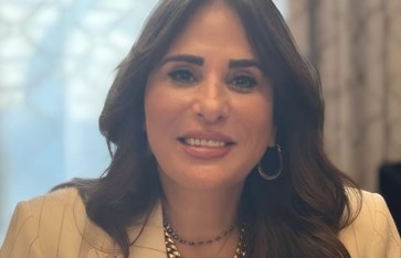 وزيرة الإسكان 