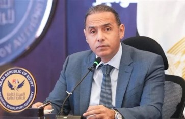 الدكتور إسلام عزام 