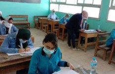 طلاب الشهادة الإعدادية 