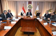 اجتماع وزير الصناعة 