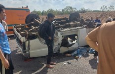 انقلاب ميكروباص على طريق السادات