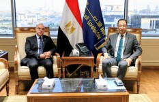 وزيرا الاتصالات والاستثمار- جانب من اللقاء