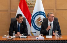 وزيرا البترول والشباب 