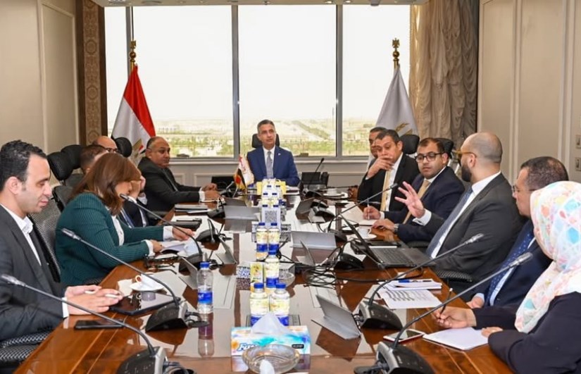 اجتماع وزير التموين
