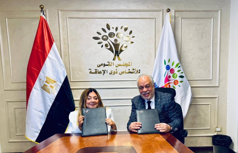 الدكتور أشرف زكي والدكتورة إيمان كريم