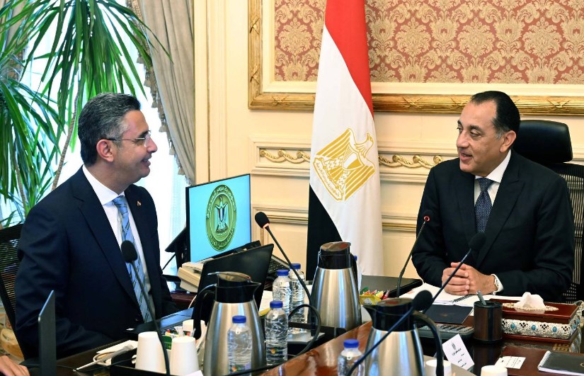 اجتماع رئيس الوزراء مع وزير التموين