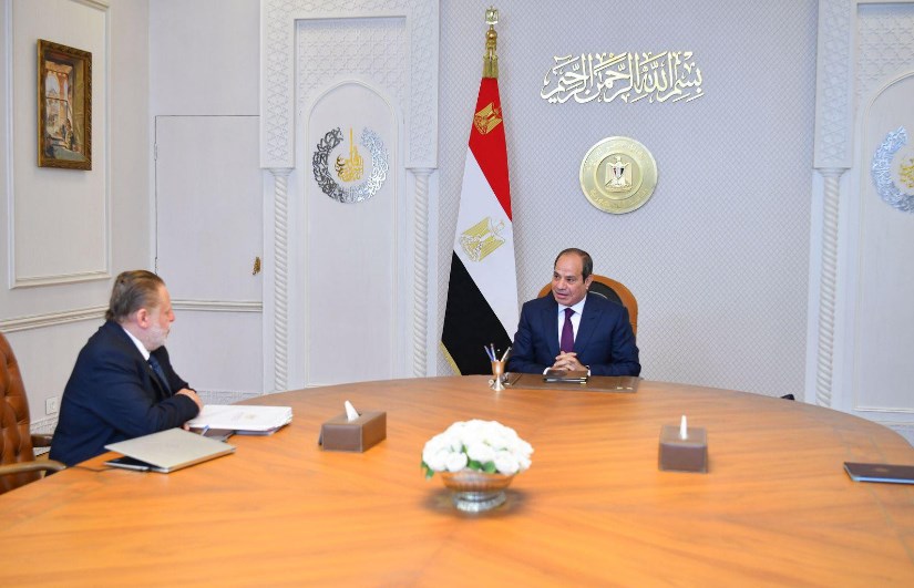 اجتماع الرئيس مع محافظ البنك المركزى