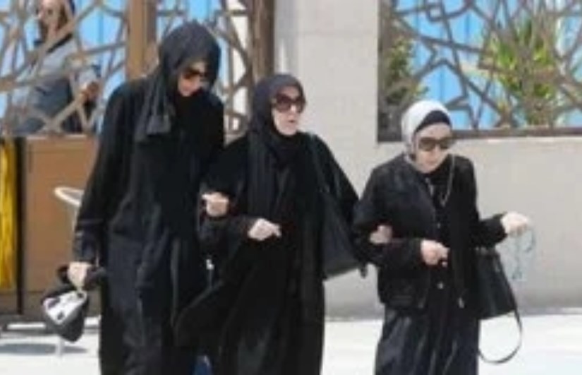 ميرفت امين فى جنازة هاني شاكر 
