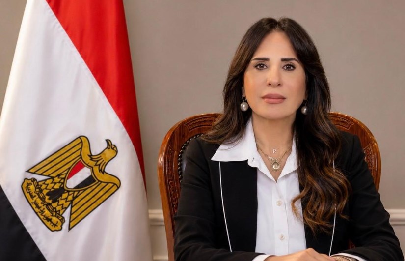 وزيرة الإسكان 
